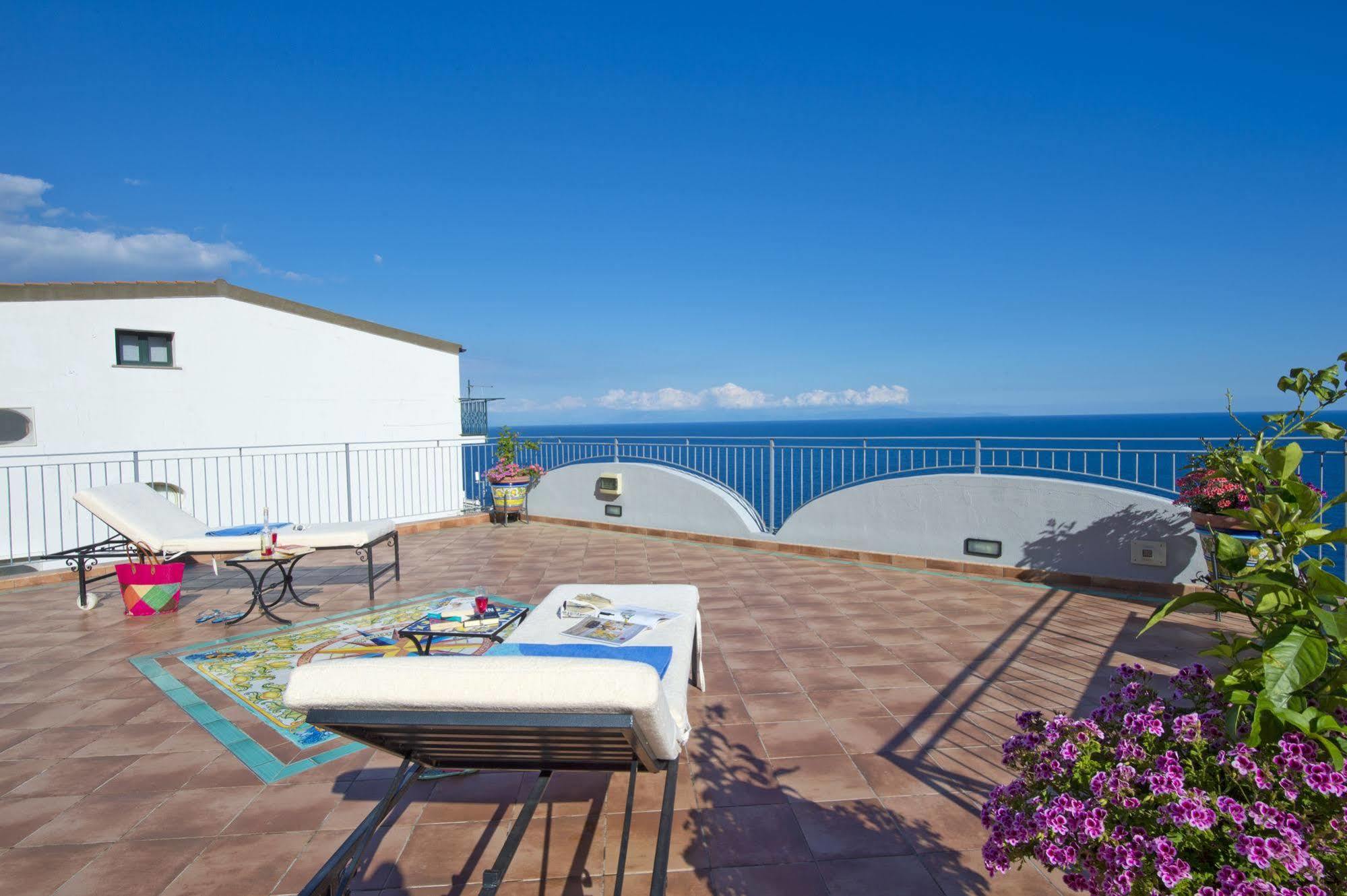 Il Giardino Dei Limoni Aparthotel Praiano Eksteriør bilde